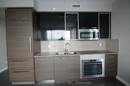 5168 Yonge St #3209 Photo 1