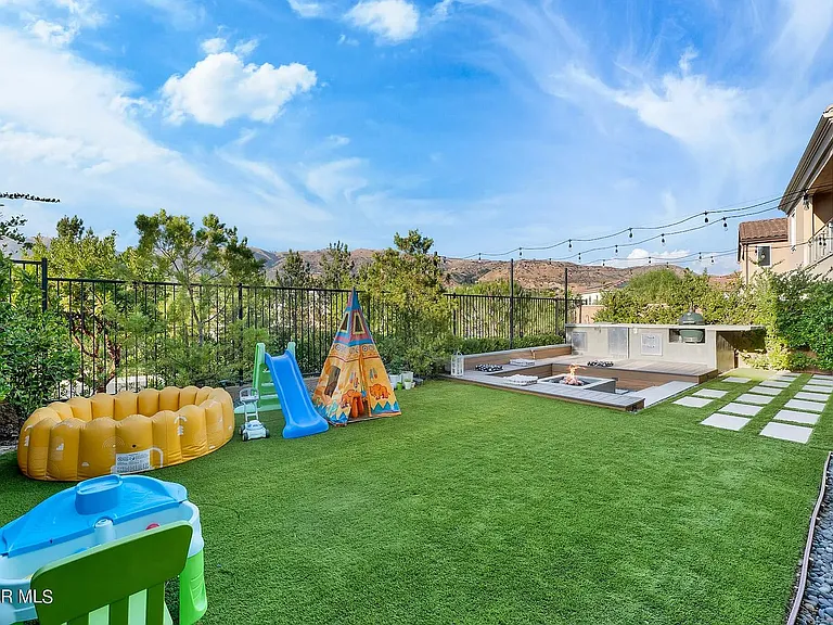 20511 W Lantana Ct — Photo 17