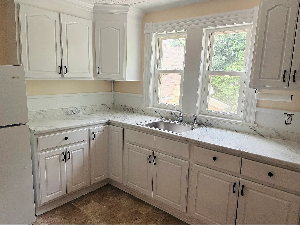 2 bed, 900 sqft, $2,200 — Photo 2