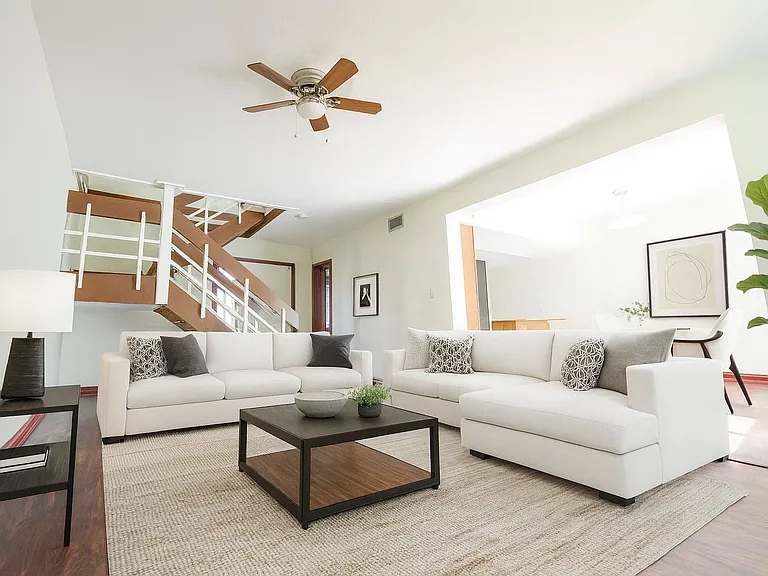 Pelican Pointe — Photo 3