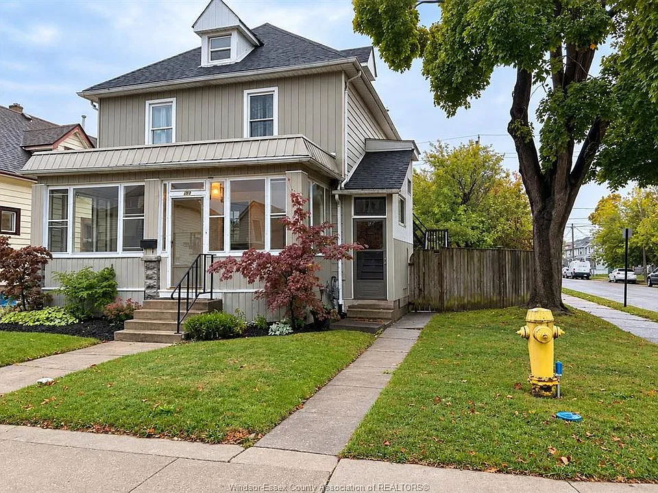 903 Pierre Ave