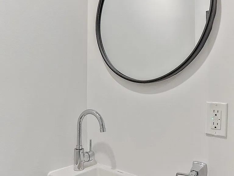 35 Wabash Ave #110 — Photo 6