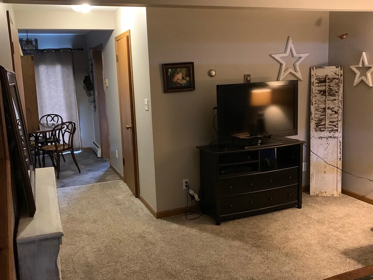 2 bed, 1.5 bath, 1200 sqft, $1,100 — Photo 2