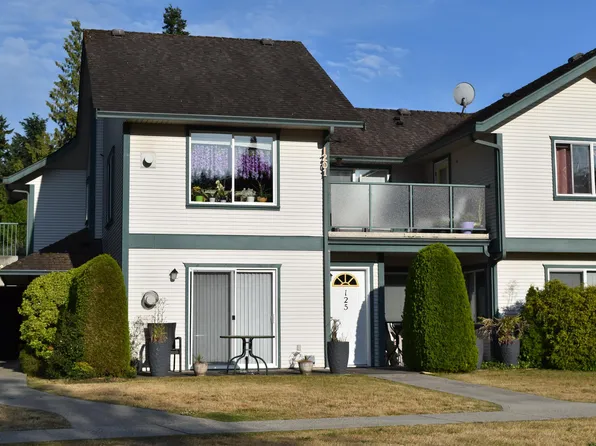 5711 Ebbtide St #125, Sechelt, BC V7Z 0J5