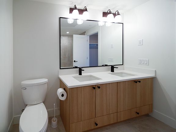 5th image of 22265 Dewdney Trunk Rd #102