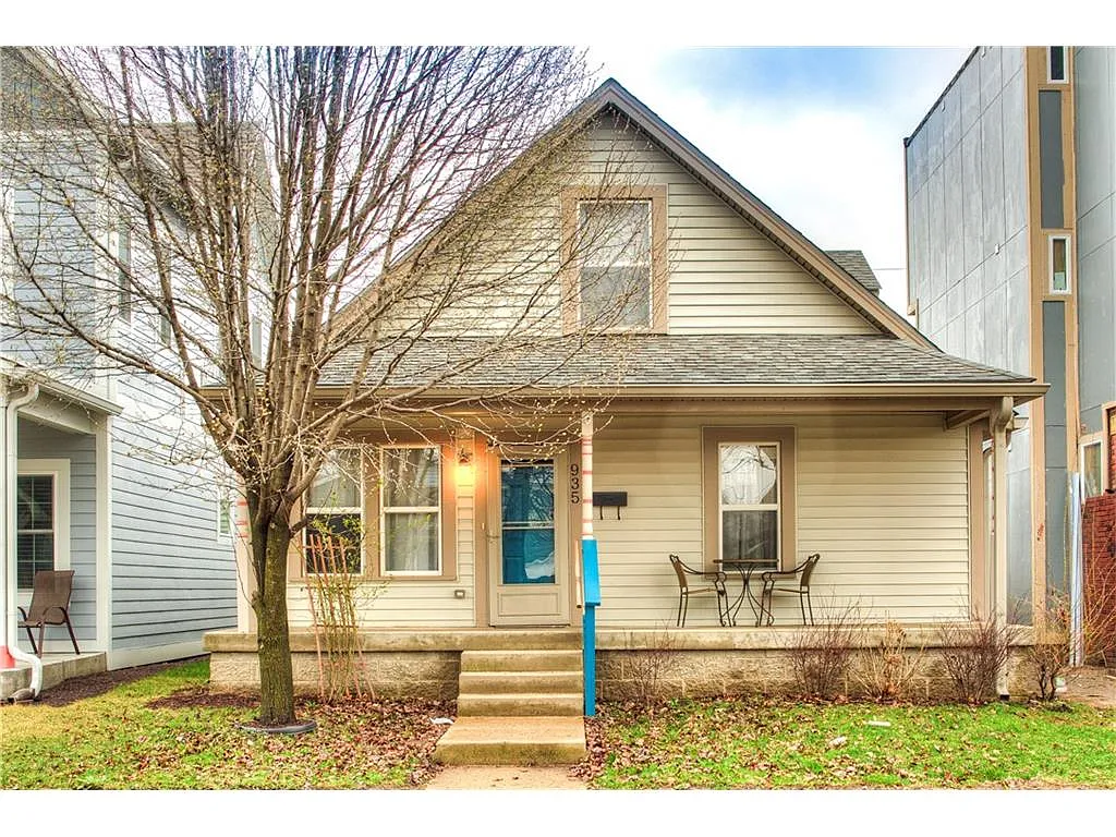 935 Elm St photo 1
