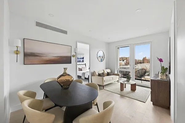 Living room, photo 2
