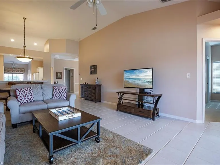 7030 Lone Oak Blvd — Photo 4