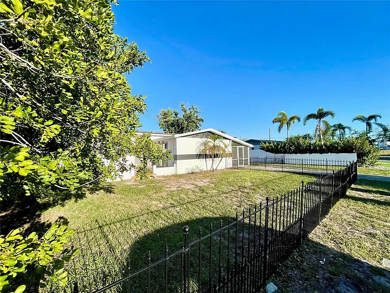 4608 S Hesperides St — Photo 3