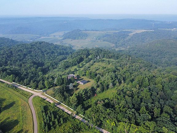 2nd image of 1022 S Devils Ladder Rd