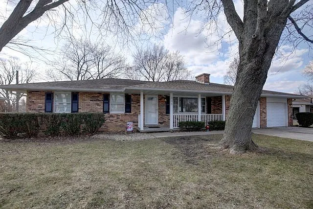 305 S West St photo 1
