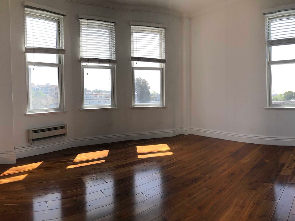 1st image of 1918 Lakeshore Ave #0