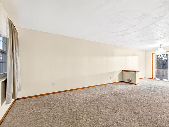 3rd image of 13961 Devereaux Ct