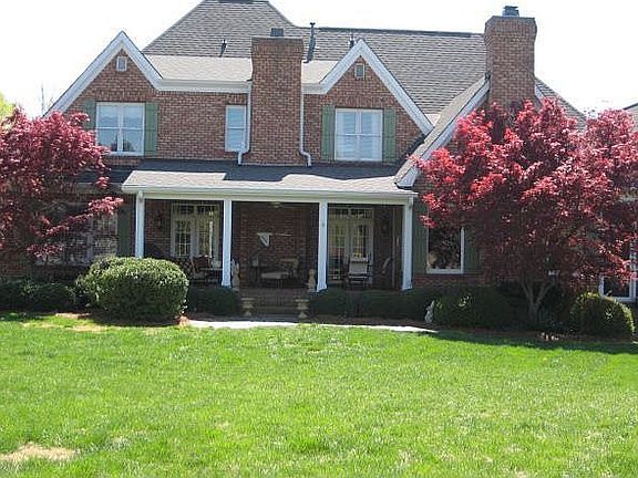 Fenced yard on Course!