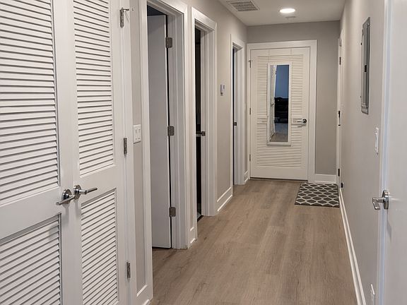 4th image of 2342 W Jackson Blvd #1R
