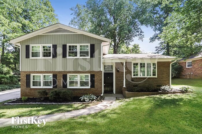 1st image of 2914 Stratford Dr