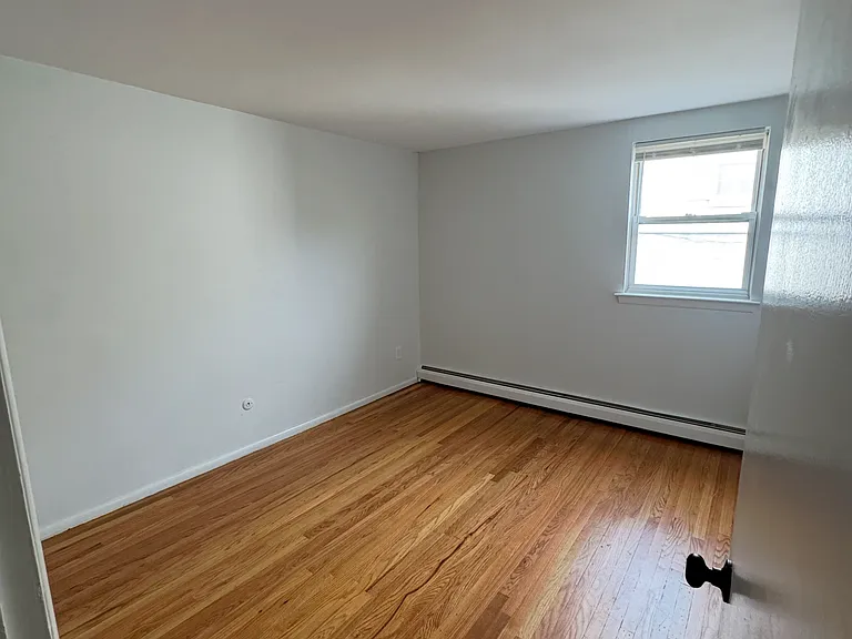 714 Hagner St — Photo 4