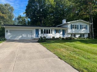 1365 Heather Dr, Holland, MI 49423