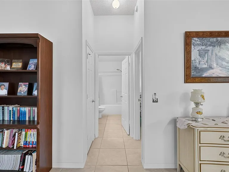 1630 Tampico Pl — Photo 32