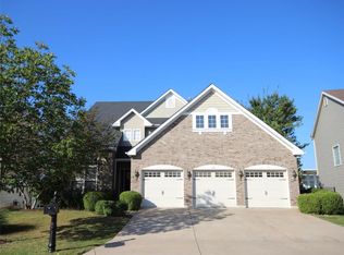 105 Berry Manor Circle St, Peters, MO 63376