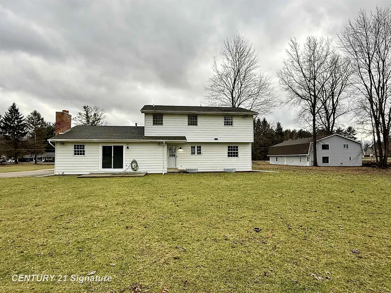 3 bed, 2711 sqft, $2,200 — Photo 3