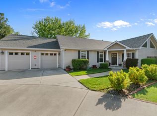 72 Pineridge Ln, Eagle Pt, OR 97524