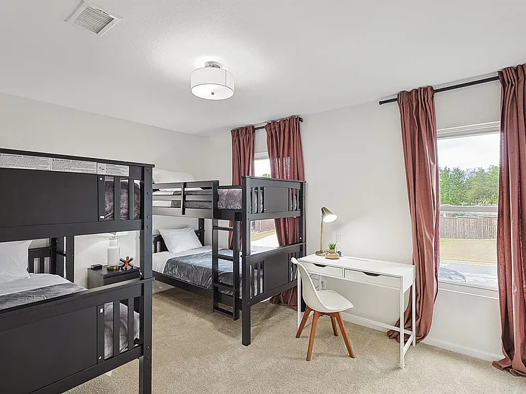 6872 Greenleaf Dr — Photo 34
