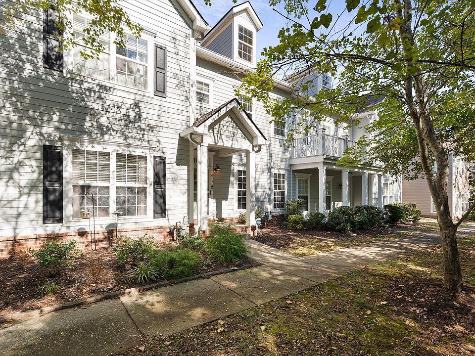 1st image of 817 Hobbit Ln