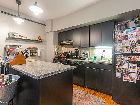 4th image of 36 S Strawberry St APT 4252