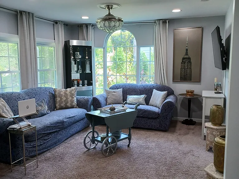 1241 Queen Anne Ave — Photo 6