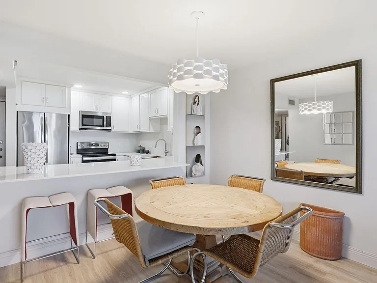 1516 S Lakeside Dr #103 — Photo 17