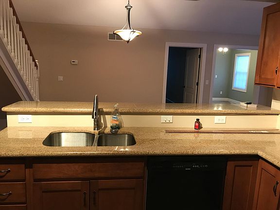 4th image of 129 Fairway Pl