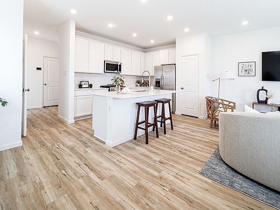 4th image of 9901 Kilkenny St #6381027