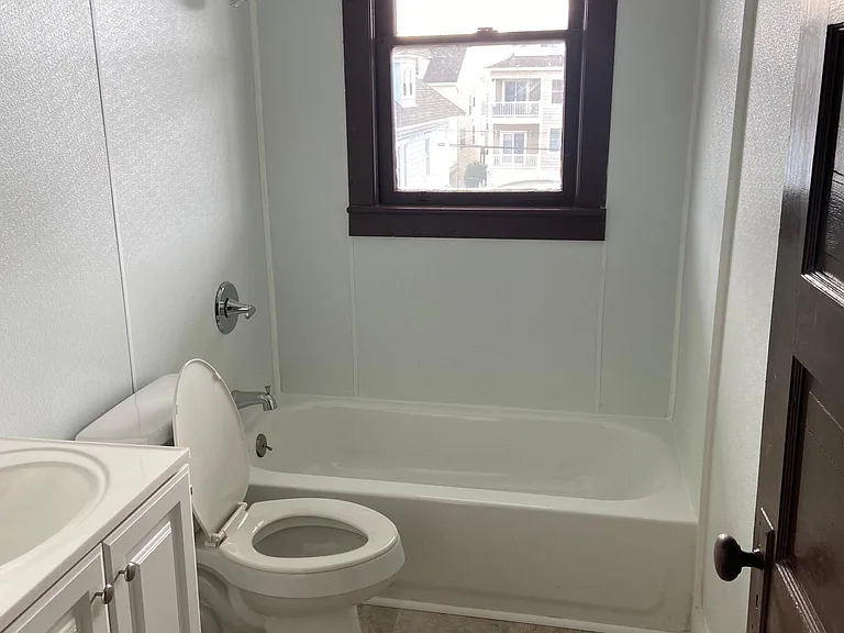 322 E Glenwood Ave #5 — Photo 6