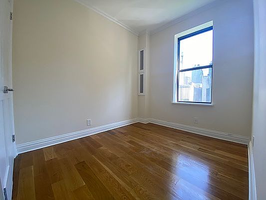 5th image of 355 W 51st St #85