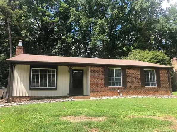 8200 Mahogany Dr, Charlotte, NC 28227
