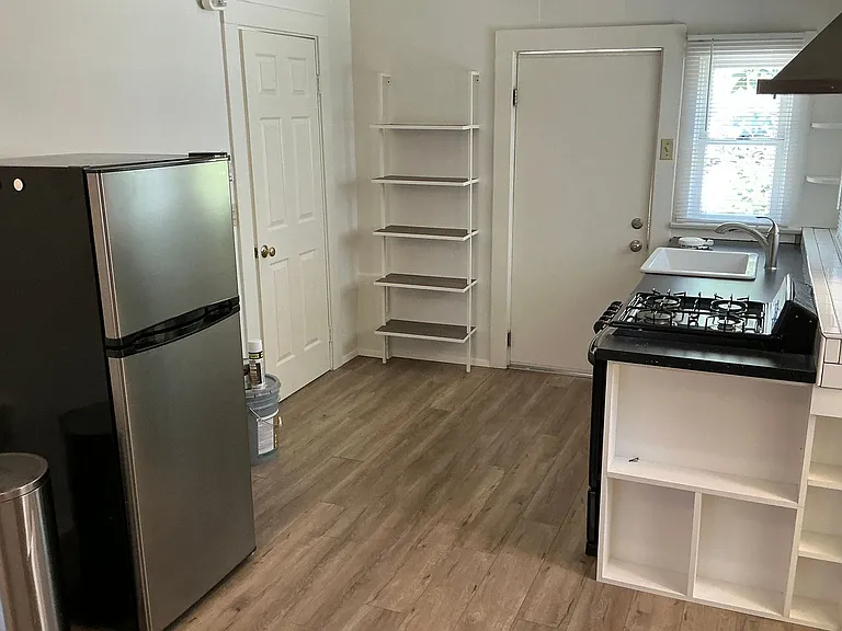 204 S Grand St — Photo 29