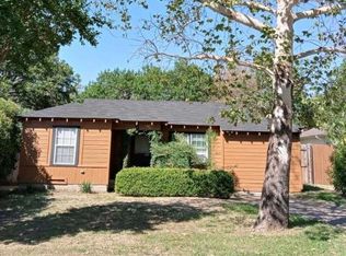 725 SE 3rd St, Grand Prairie, TX 75051