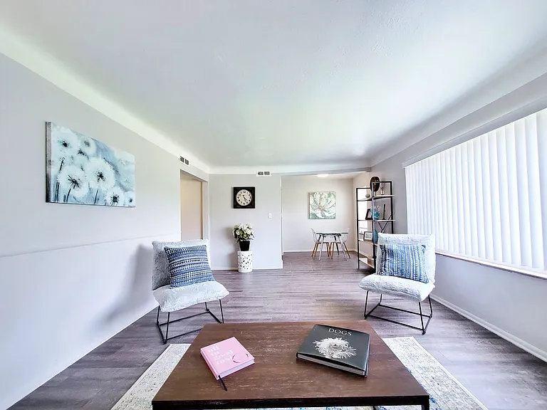 Smartland Lee-Mustang Apartments — Photo 5
