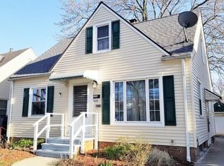 13206 Rockside Rd, Garfield Hts, OH 44125