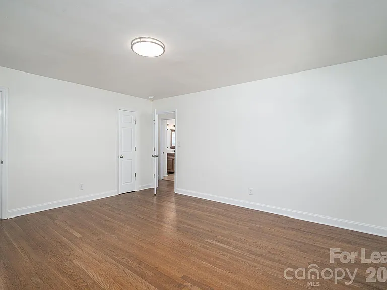 2020 Helen Dr — Photo 23