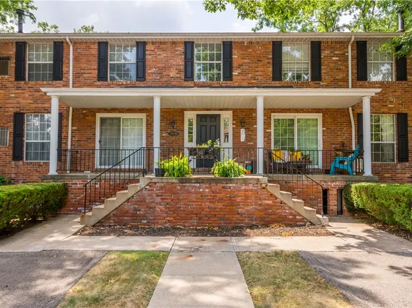 944 Guyasuta Ln, Pittsburgh, PA 15215