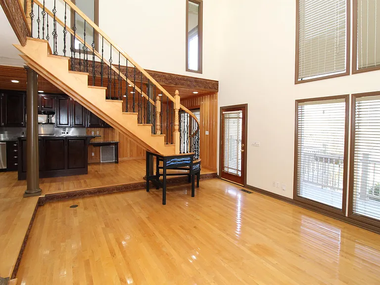 97 S Hartman Ave — Photo 10
