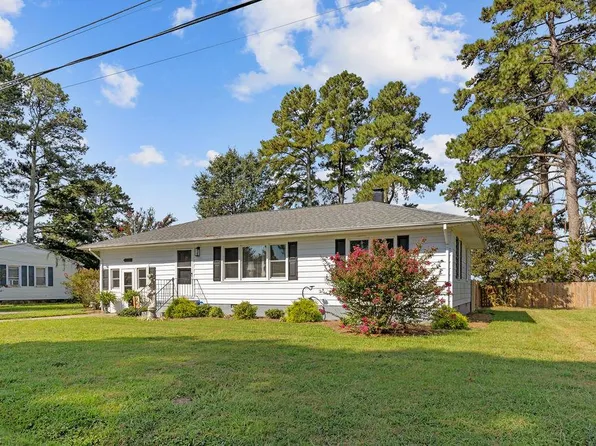 127 Beechwood Dr, Suffolk, VA 23434