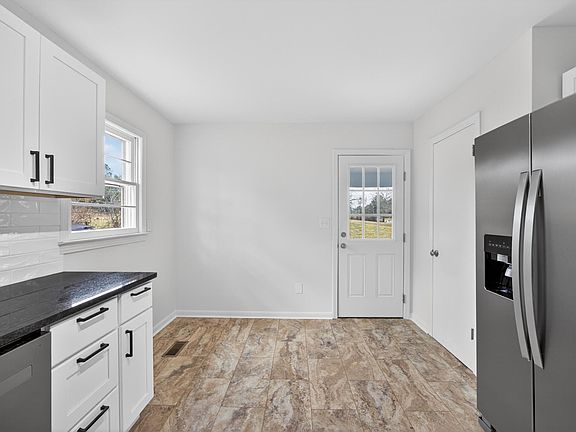 5th image of 5220 Upper River Rd NE