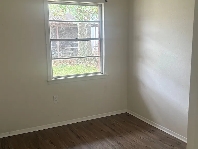 6744 Sumrall Dr — Photo 13