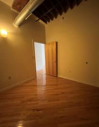 5th image of 1400 W Marshall St APT 36