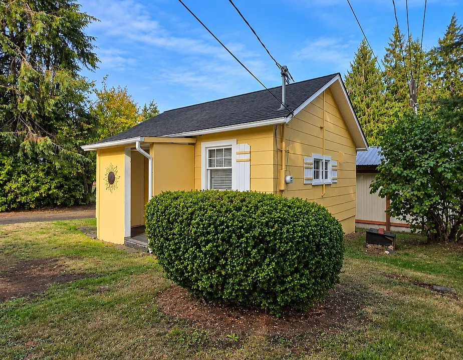 11224 Rhody Dr