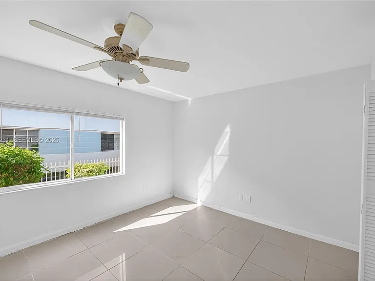 1220 Marseille Dr #5 — Photo 1