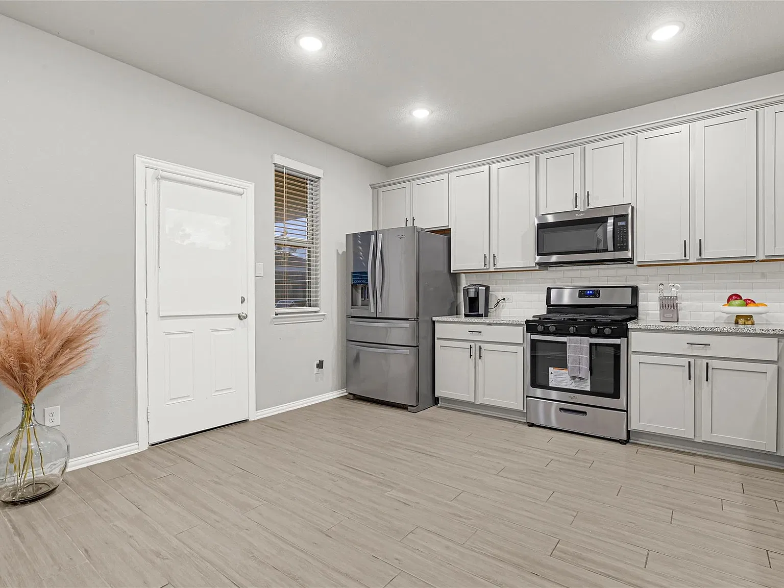 3 bed, 2.0 bath, 1580 sqft, $1,950 — Photo 1